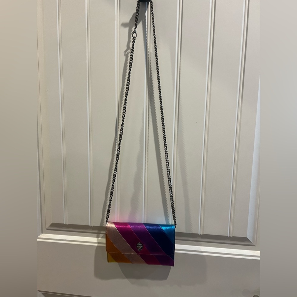 Purse. Cross body or adjustable with strap